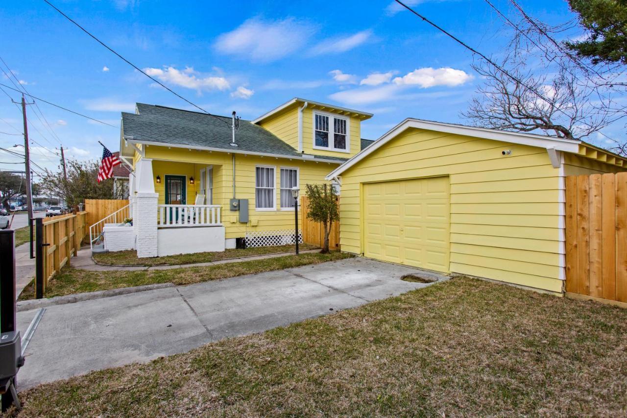 Chateau Des Amis Galveston Exterior photo