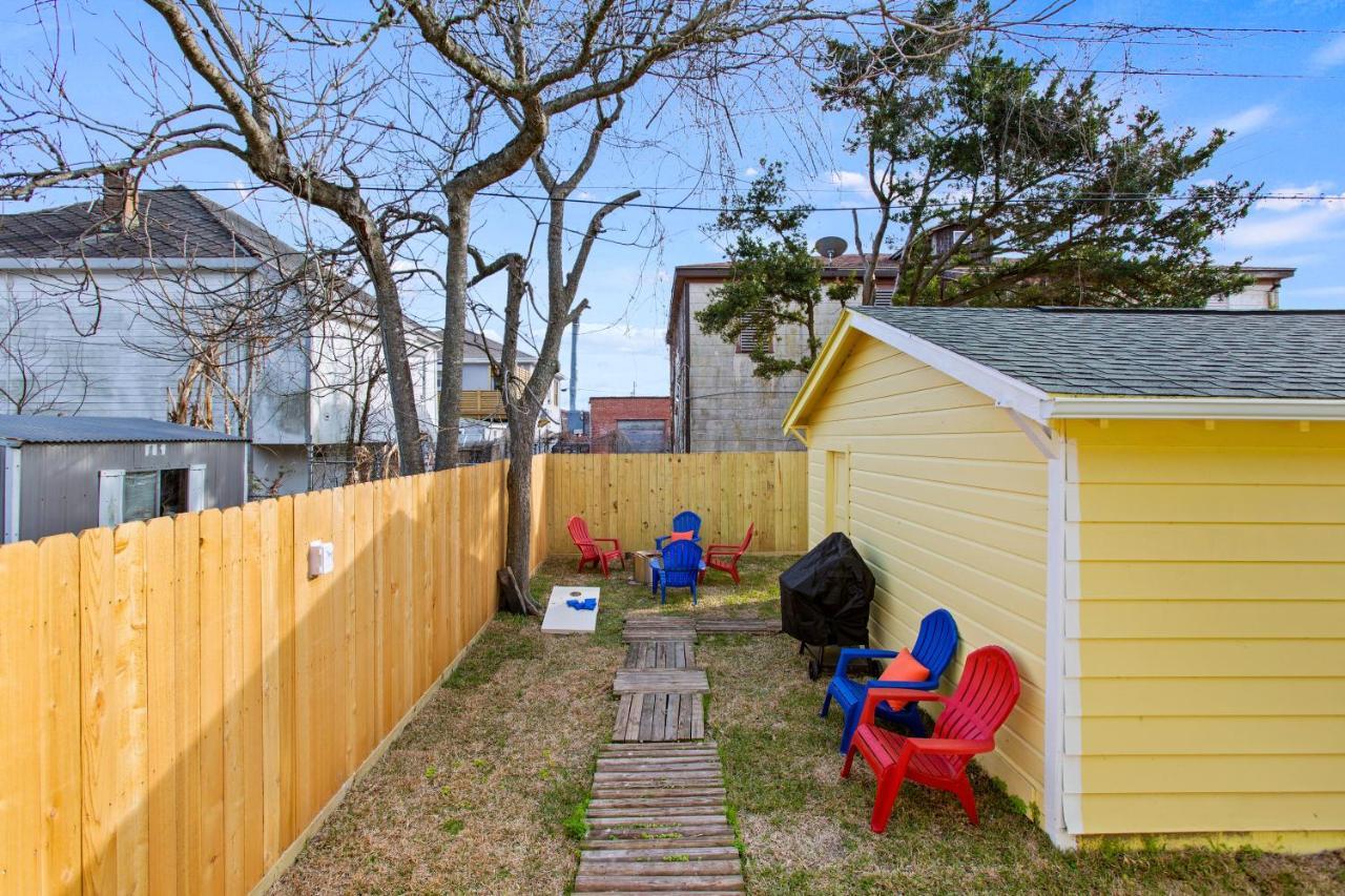 Chateau Des Amis Galveston Exterior photo